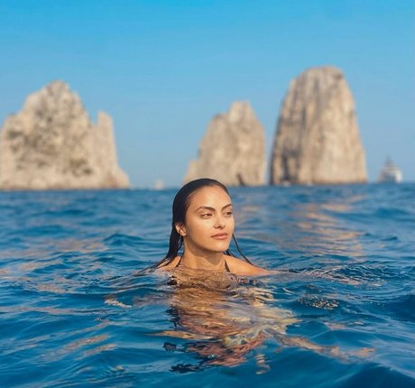 Camila Mendes kostenlose kunst galerie