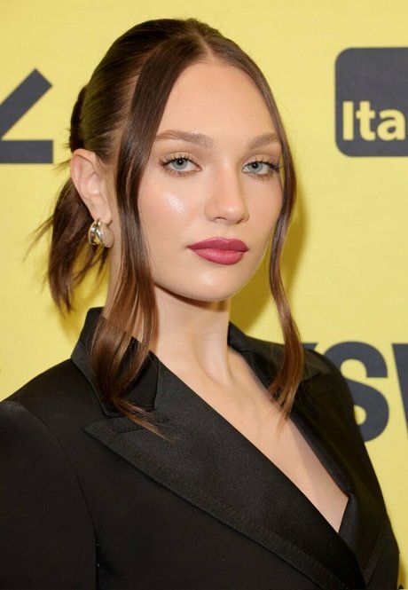 pool-dreier onlyfans nackte bild