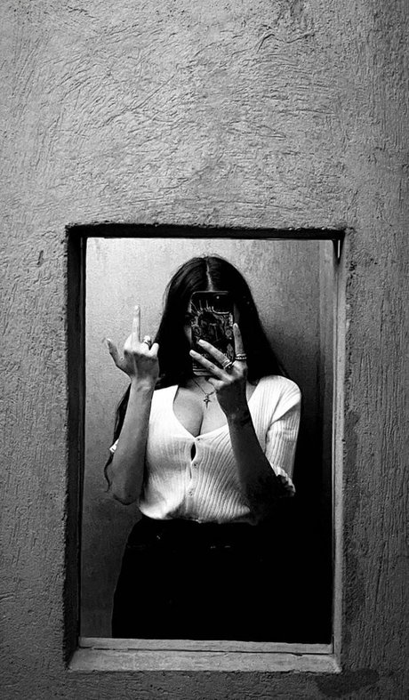 Rita Flores sexy kunst foto