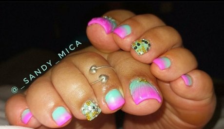 sandy small feet sexy top bild