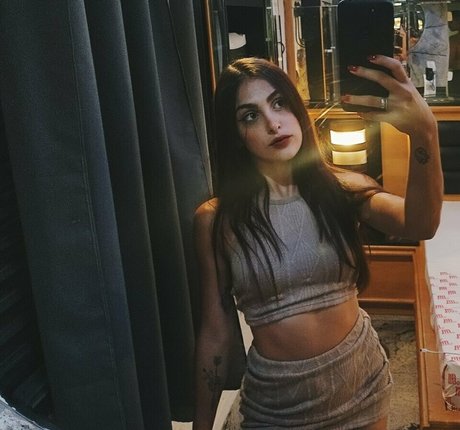 Sua Latina porno nacktheit foto