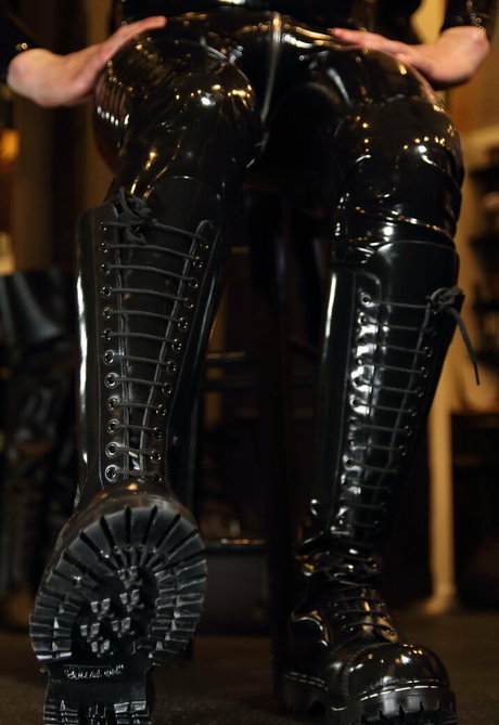 drone001 kunst akt galerien