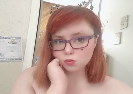 reife blonde onlyfans top akt bild