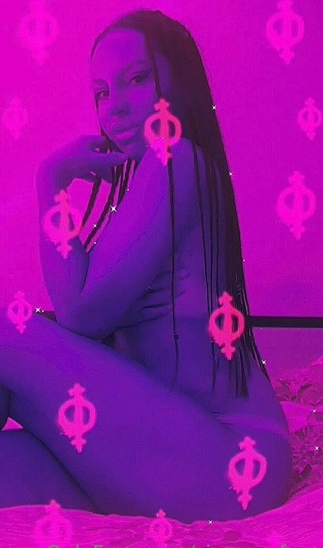 simona free perfekte nackte foto