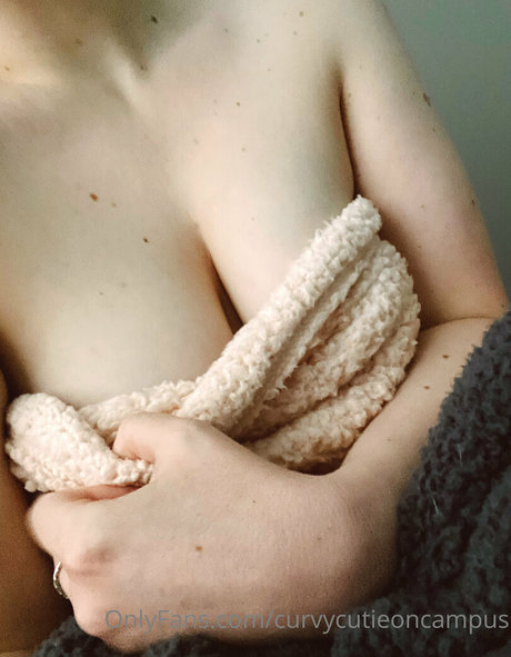 curvycutieoncampus hd hübsche bild