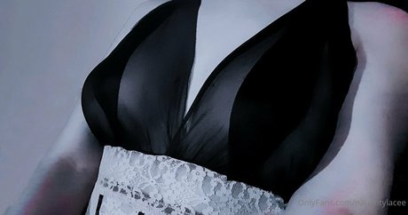 naughtylacee erotische xxx galerie