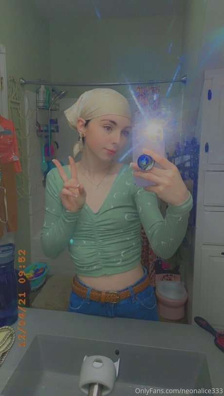 neonalice333 porno nackt foto