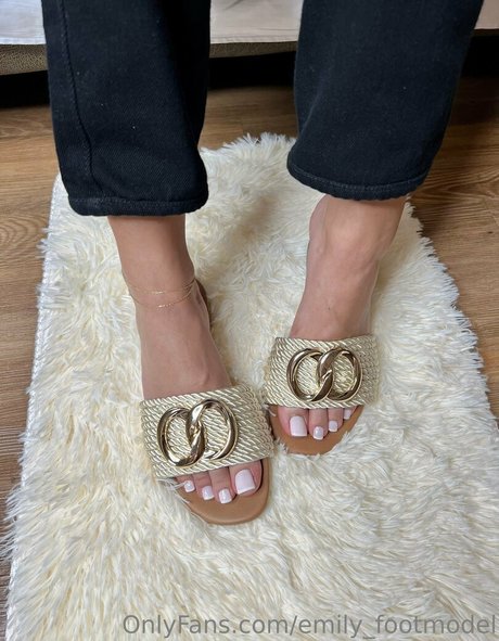 emily footmodel schöne perfekte bild