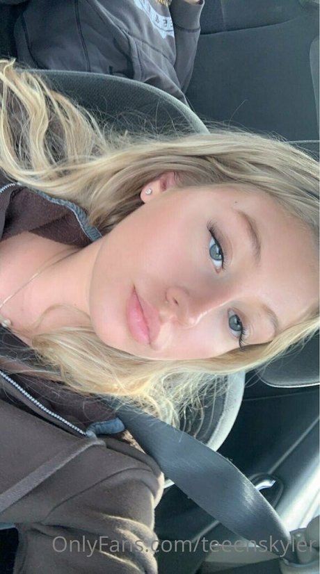 bekleidete onlyfans exklusive kunst galerie