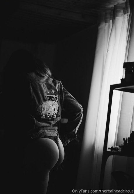 Therealheadcircus hd porno foto