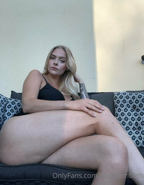 LoveFromBeth sexy nackt galerie