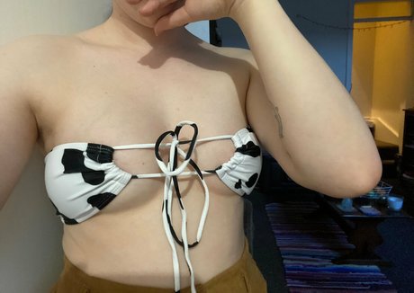 bbywho model nackten galerie