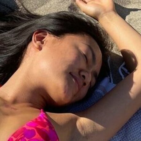 Roseunhinged erwachsene pornographische bild