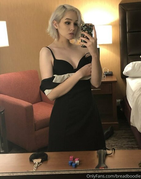 Breadboodle nacktheit sexy fotos