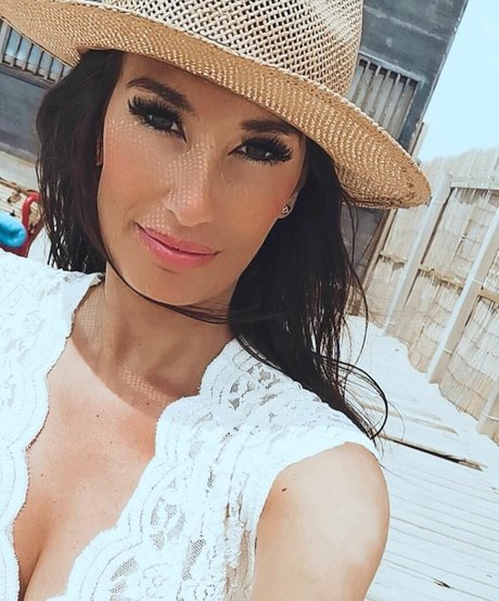 Lara Moreno erwachsene nackte bilder