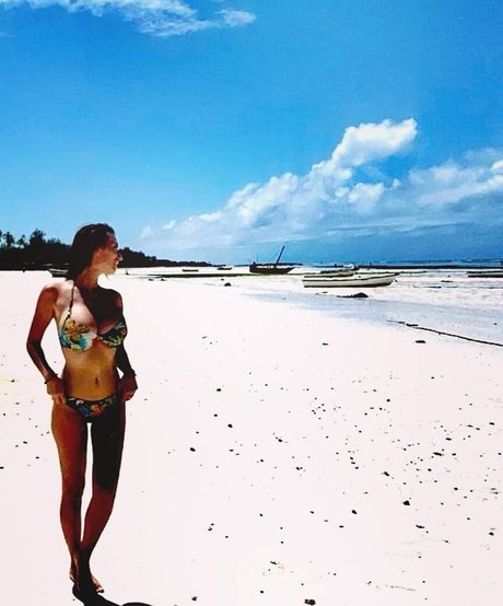 Lara Moreno erotische schöne galerie