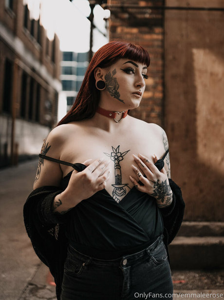 sinisterlilith nackt nette galerien