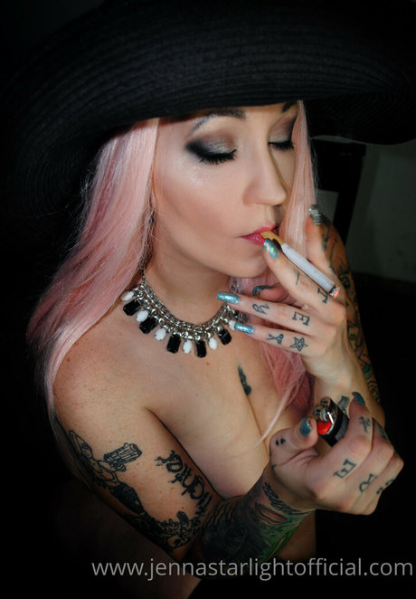 riesige shemale-onlyfans nackt kunst bild