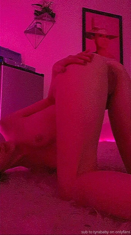 tyrababy nackt erwachsene bild