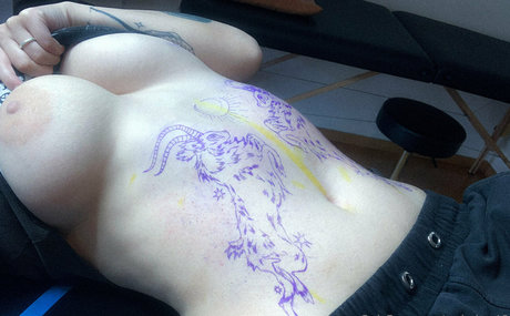 crybabyy19 sexy nackt bild