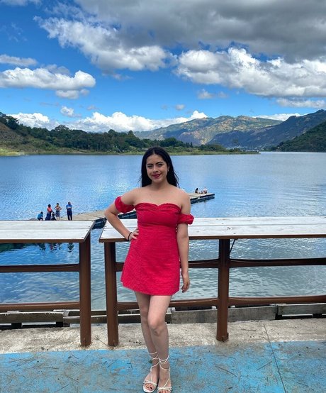 Goddes Tanya exklusive erotische bild