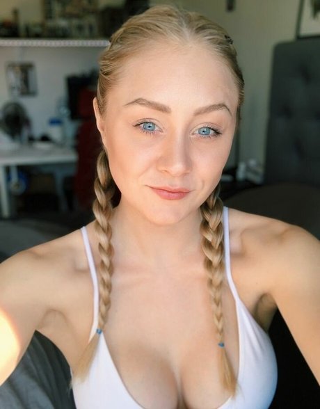 vollbusige milf onlyfans top exklusive fotos