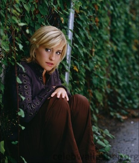 Allison Mack exklusive top bilder