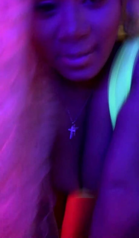 Ashley Zee kunst pornostar galerie