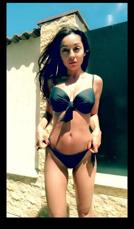 Bustyan model schöne foto