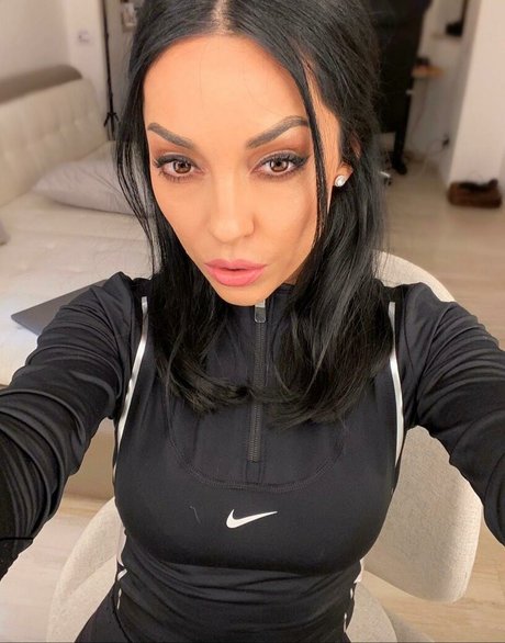 Bustyan perfekte schöne galerien