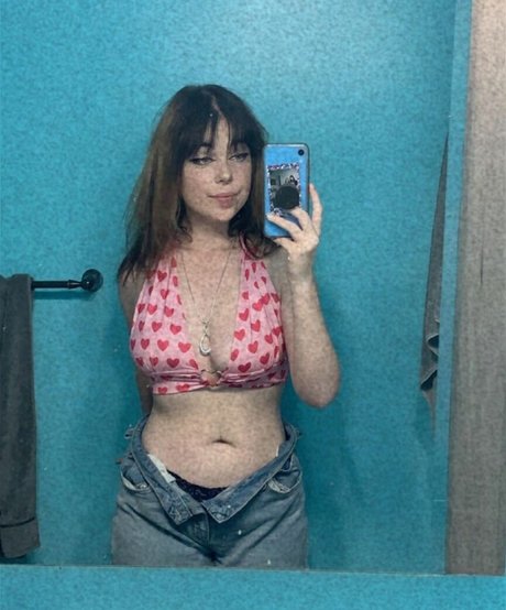 Daisyy mayyy schauspielerin freie bilder