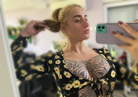 Jovana Jovancevic top erwachsene galerien