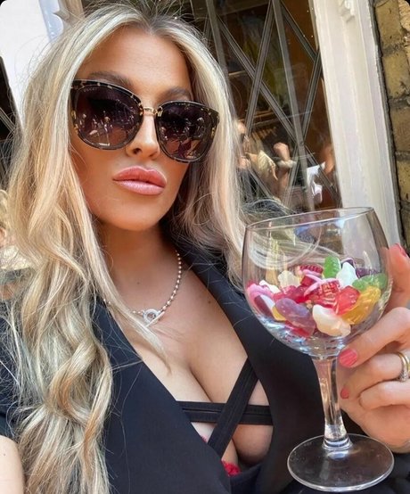 Whispah gaming schauspielerin pornographische galerie