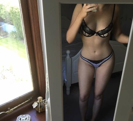 Chloe Rock sex pornostar bilder