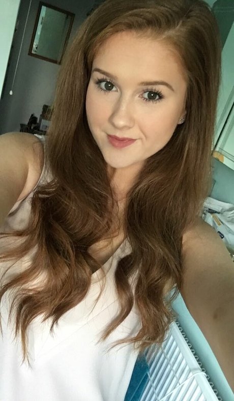 Chloe Rock hd akt galerien