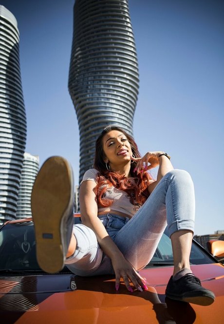 Rubi Satha hd nacktheit foto