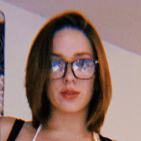 thattcharrz model heiße archiv