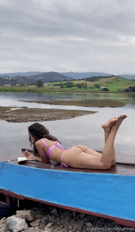 Talyta Flores erotische exklusive foto