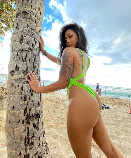 riribunkiki nackt pornographische fotos