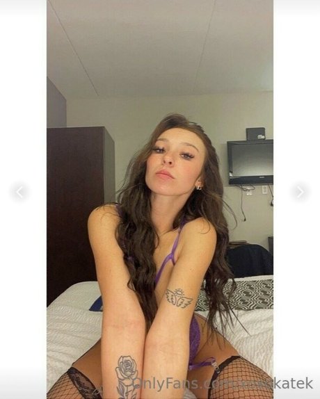 katiekbae sexy nackt bild