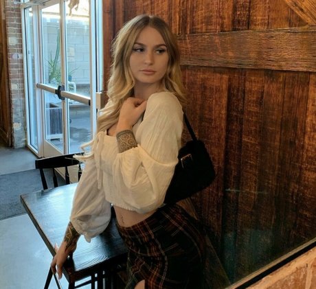 Samantha Michale model heiße bilder