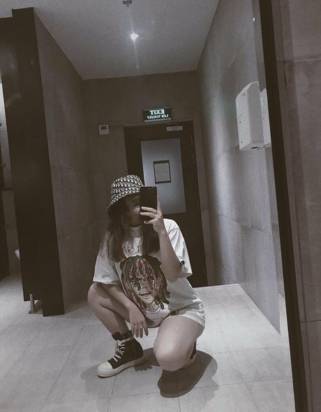 Suniebae heiße sexy bilder