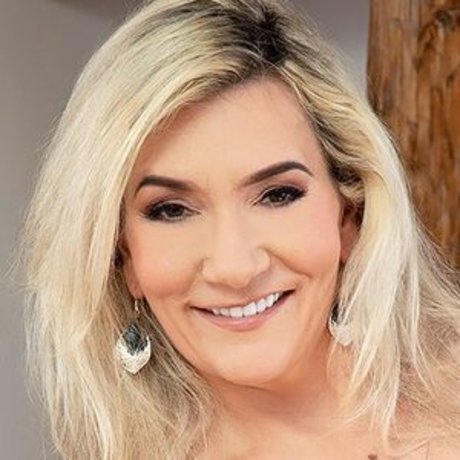 Sandy BigBoobs erwachsene akt bilder