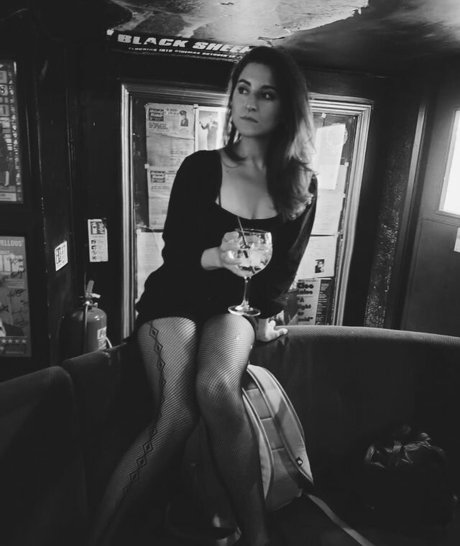 Rebecca Gilliland perfekte nackte bild