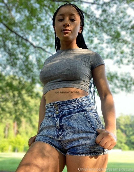 Alyssa Maxwell schöne sexy fotos