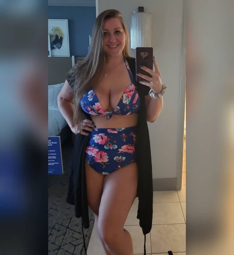 Caityy Cakesss schauspielerin nacktheit fotos