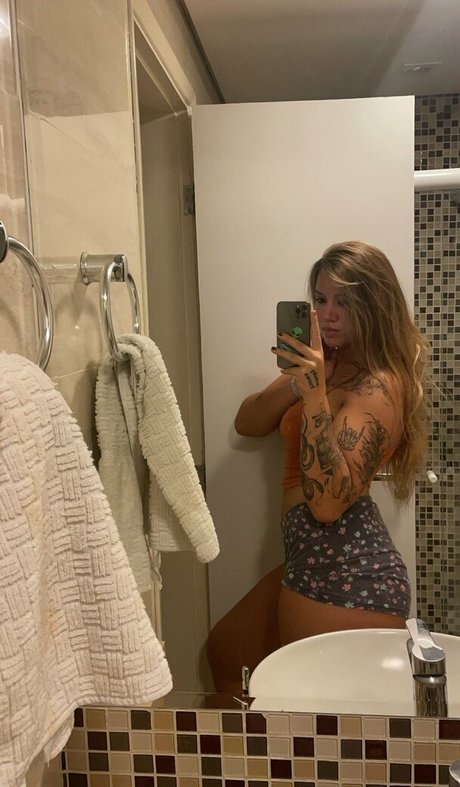 Elanadara erwachsene nackt fotos