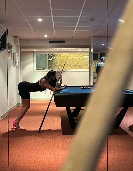 Laura Von Gallucci nacktheit galerie