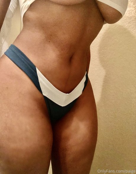 Paige Chappel perfekte sexy bild