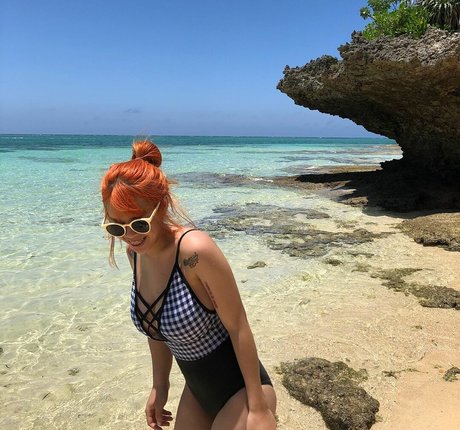 vollbusige rothaarige teen onlyfans nacktheit heiße fotos